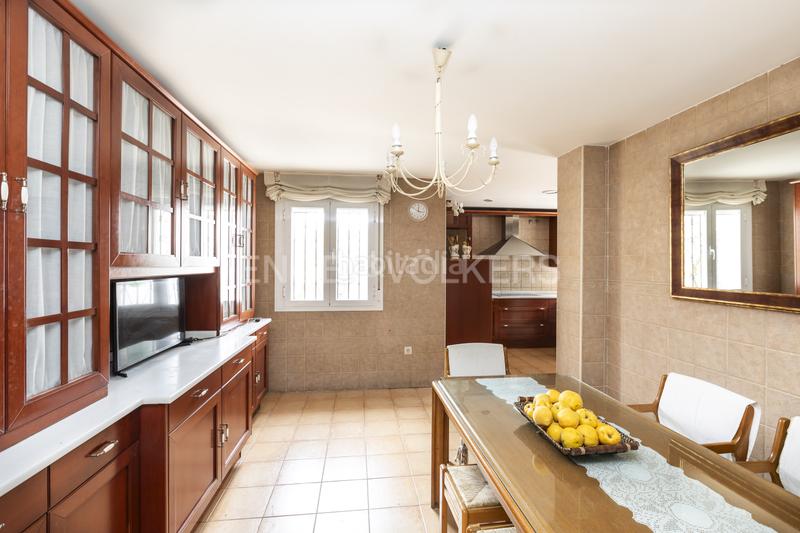 Foto d6605f8c-2678-43fd-93bc-b051c799d5e0. Casale con riscaldamento parcheggio piscina in Griñón