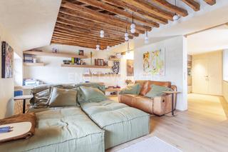 Apartament a Cortes-Huertas. Fántastico piso reformado en el barrio de las letras