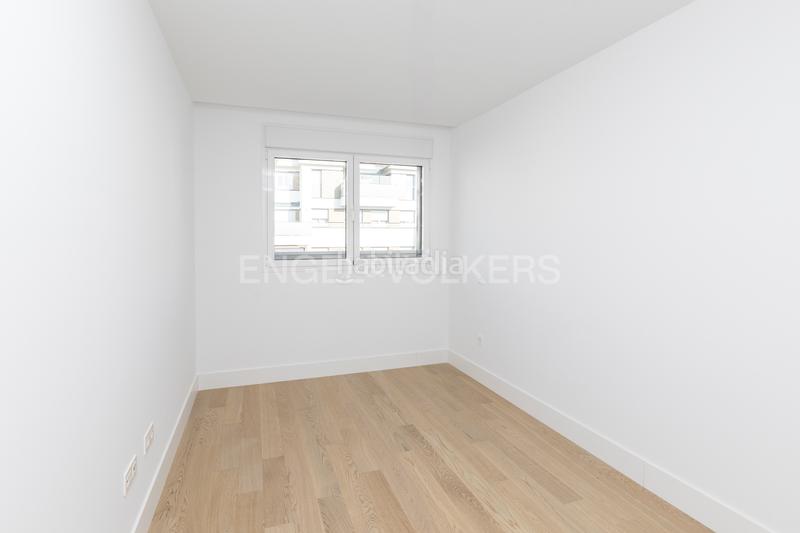 Foto 0663a983-65f1-48bd-8681-ea23df21f802. Apartamento bonito piso con terraza en Aravaca en Madrid