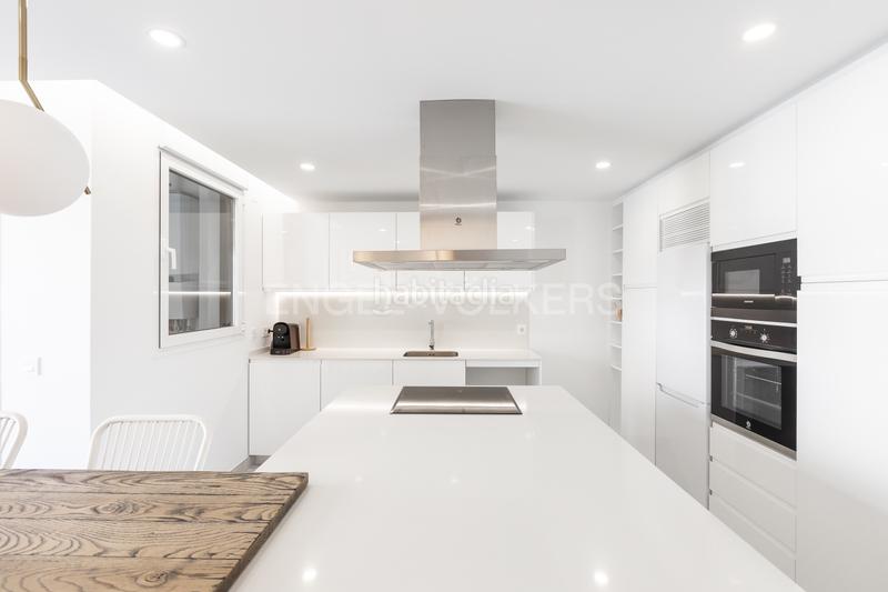 Foto 409d9d26-ae32-4996-8f4f-69532a1a1dac. Apartamento bonito piso con terraza en Aravaca en Madrid