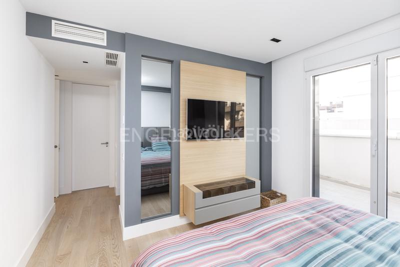 Foto c6c546e2-bafd-40cb-ba9e-358dbaa5d04b. Apartamento bonito piso con terraza en Aravaca en Madrid