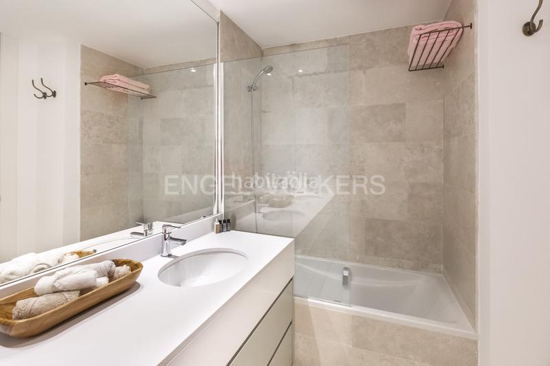 Foto dc379284-a3e0-4875-868c-f3753bc0344c. Apartamento bonito piso con terraza en Aravaca en Madrid