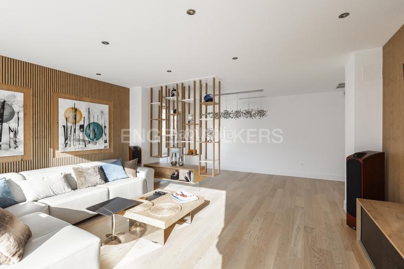 Foto e56b31c2-1a1e-4359-aed7-424b66cee2e1. Apartamento bonito piso con terraza en Aravaca en Madrid