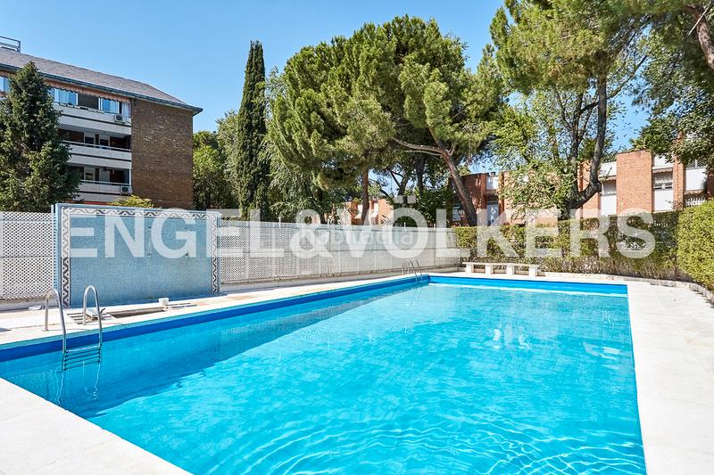 Foto 638703c8-a81e-4ca7-b8be-51e830d42fc0. Location appartement avec chauffage piscine dans Palomas Madrid