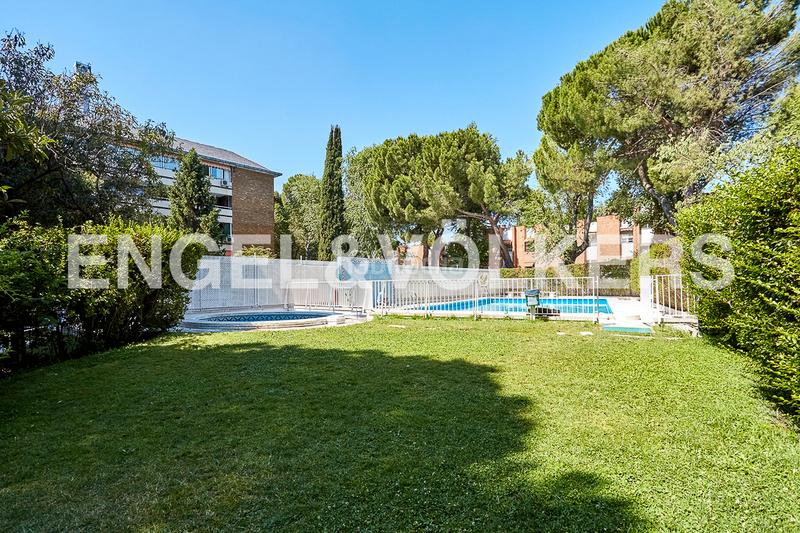 Foto e3c61a30-e96a-4466-83a1-d745e8185d9f. Rent apartment with heating pool in Palomas Madrid
