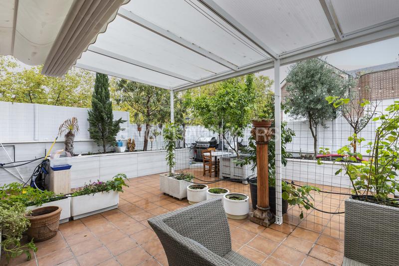 Foto 352feb4f-ae95-47fd-a096-be59c5acd0a1. Casa adosada chalet en quinta de los molinos en Salvador Madrid