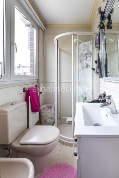 Foto 57d3805c-a896-4d95-af3d-ff7b5363fc29. Casa adosada chalet en quinta de los molinos en Salvador Madrid