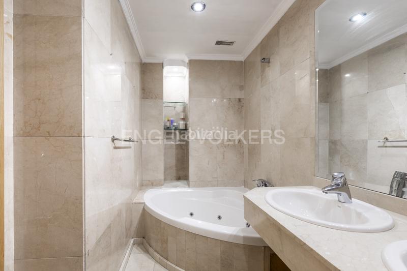 Foto 5db31158-b5d8-4e36-91af-85b0ebcd92ee. Casa adosada chalet en quinta de los molinos en Salvador Madrid