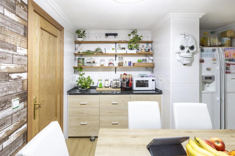 Foto 71f4c6b2-2def-46aa-9f90-17cd891cff96. Casa adosada chalet en quinta de los molinos en Salvador Madrid