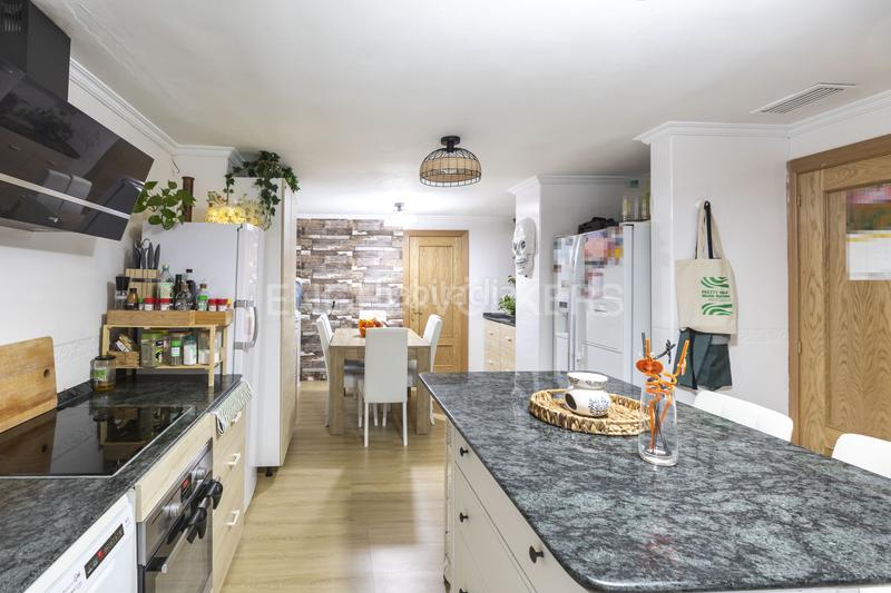 Foto 7ee0c63d-f8a0-4d24-8eb6-22bbb7787151. Casa adosada chalet en quinta de los molinos en Salvador Madrid