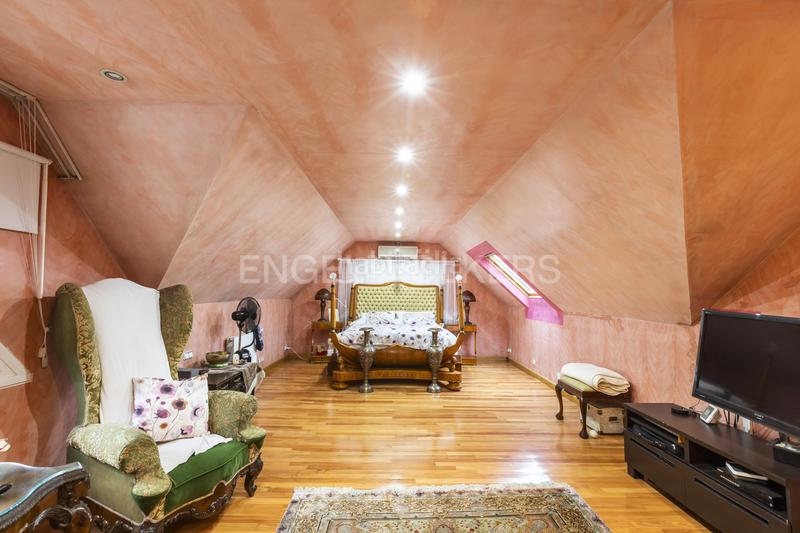 Foto bbc8ad99-63ad-4ef8-b4ad-5b5ea30439dc. Casa adosada chalet en quinta de los molinos en Salvador Madrid