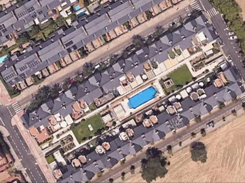 Foto d1d03b4f-3e8a-4daf-b0f5-72cc2e49b5ec. Casa adosada chalet en quinta de los molinos en Salvador Madrid