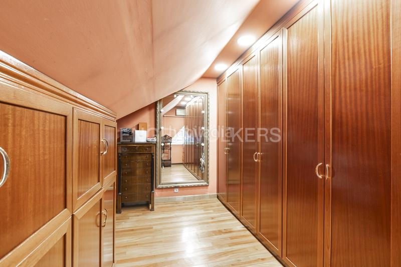 Foto d33cb5dd-642d-416b-a6ef-9bf803238b2a. Casa adosada chalet en quinta de los molinos en Salvador Madrid