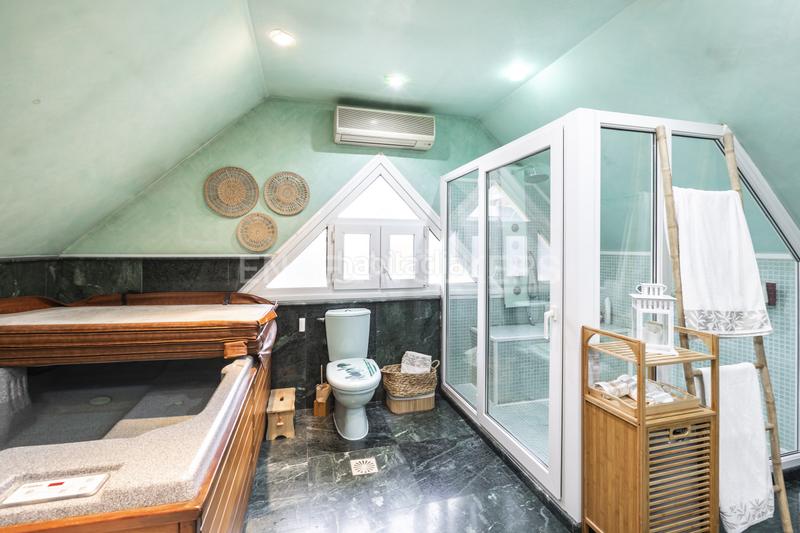 Foto ebb3bef2-0bf4-4ecb-a24e-d8f2b4ac1611. Casa adosada chalet en quinta de los molinos en Salvador Madrid