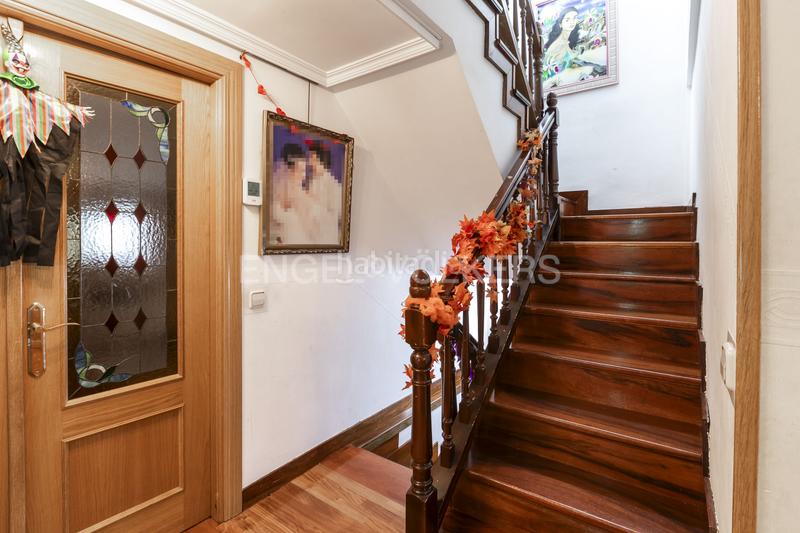 Foto f69d6586-ebf4-411f-8a97-d6ed23e63e58. Casa adosada chalet en quinta de los molinos en Salvador Madrid