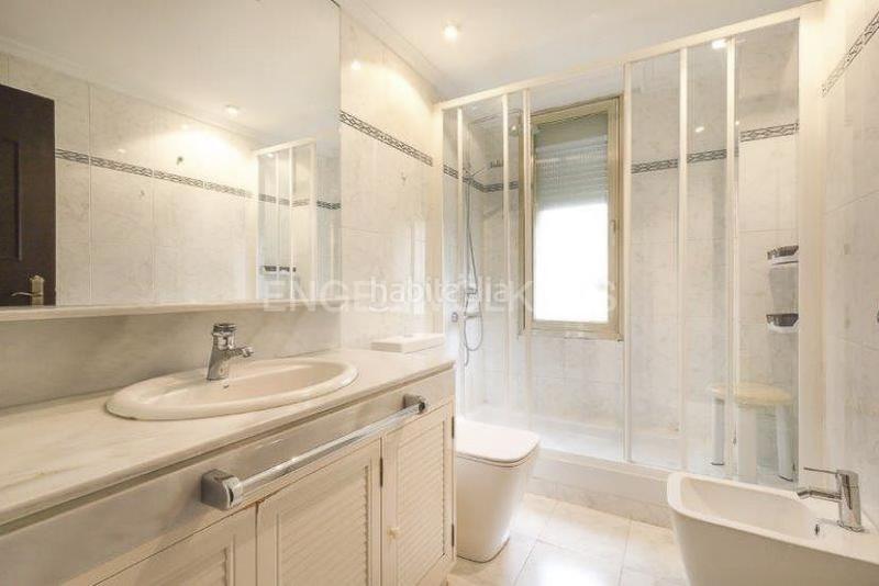 Foto bd76f968-bf2c-4738-a0f6-68475fe20818. Piccolo appartamento con riscaldamento parcheggio in Madrid