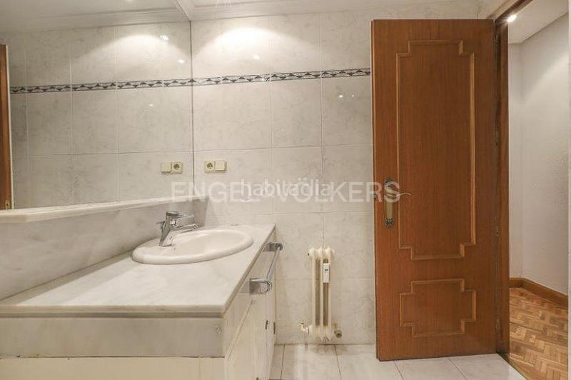 Foto fb9fba8e-bd79-44d8-b5d7-f85655de5964. Piccolo appartamento con riscaldamento parcheggio in Madrid