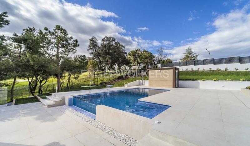 Foto 8b1b53c0-0b2a-4142-a818-a8214e7854c0. Casa con riscaldamento parcheggio piscina in Ciudalcampo