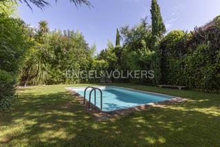 Lloguer Casa a Somosaguas. Vivienda unifamiliar sin amueblar con piscina privada en pozuelo