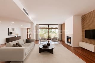 Rent Apartment  Calle del factor. Amplio piso con 5 dormitorios con vistas al palacio real y la ca