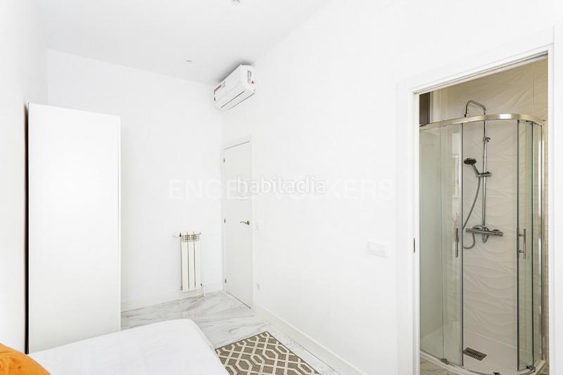 Foto b613e0ee-6baf-4e4c-a74e-0d696cc3dbd2. Miete appartement mit heizung in Argüelles Madrid