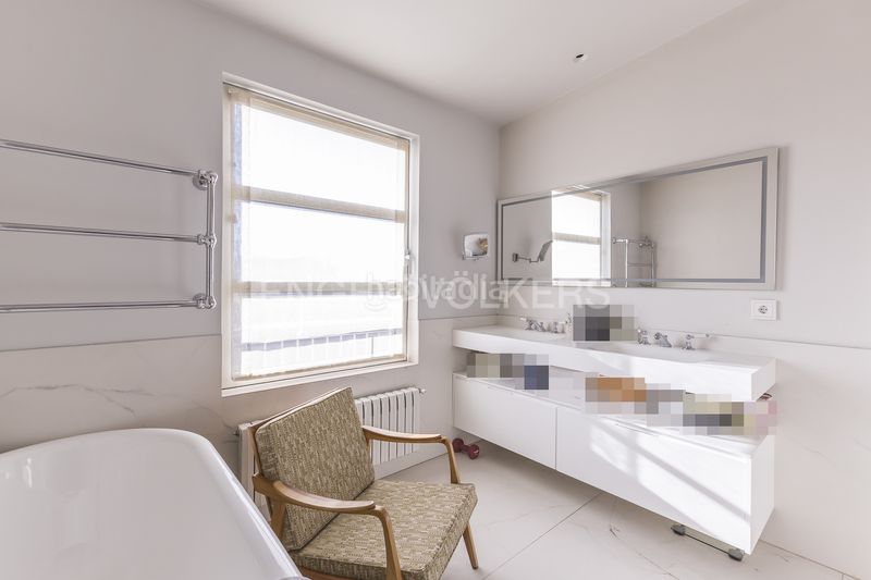 Foto 0b20e8bb-f0a7-401a-80a4-e8d2bed316aa. Ático maravilloso ático reformado en Argüelles en Madrid