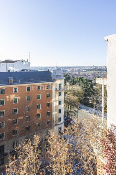 Foto 351ded1e-c51c-4862-b463-98686138fde6. Ático maravilloso ático reformado en Argüelles en Madrid