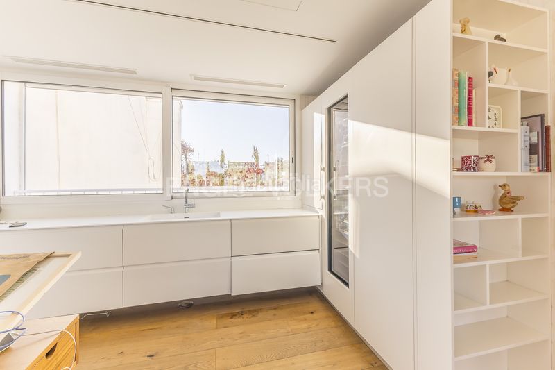 Foto 77473716-6bac-46a6-8d56-b7c6cb7fdfe3. Ático maravilloso ático reformado en Argüelles en Madrid