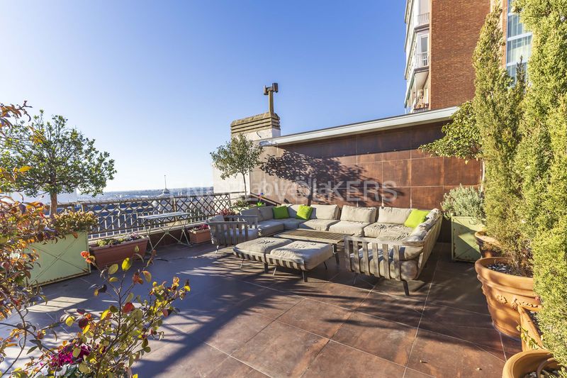 Foto c22ec363-832a-495a-befa-1eb04b7d5237. Ático maravilloso ático reformado en Argüelles en Madrid