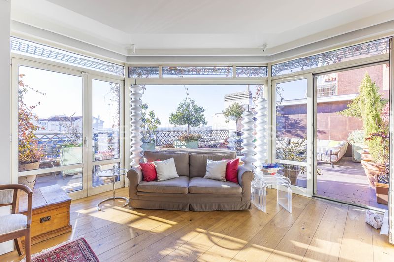 Foto eab6232b-24fb-47c5-975a-a1a191e5a83d. Ático maravilloso ático reformado en Argüelles en Madrid