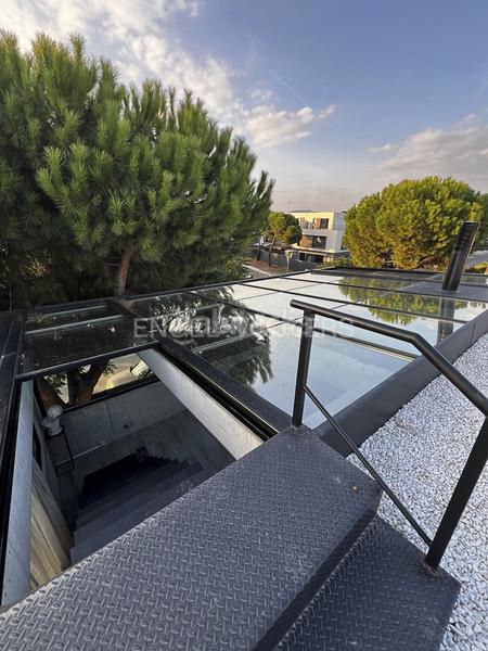 Foto aeaacad0-90a5-437f-8f0d-cbd54aac651d. Casa exclusivo unifamiliar en la pinada en Pueblo Pozuelo de Alarcón