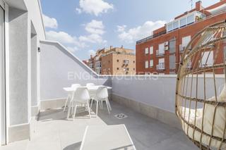 Rent Apartment  Calle de teruel. Encantador y luminoso estudio con terraza en calle teruel en alq