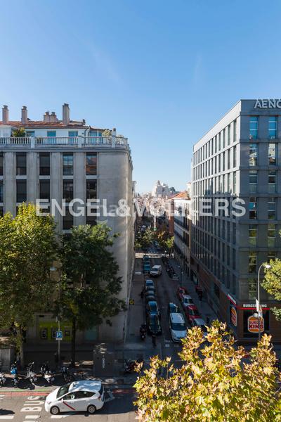 Foto 3d834624-7bcf-4d36-9574-72b8e3b4d89e. Alquiler apartamento piso a estrenar en Almagro en alquiler en Madrid