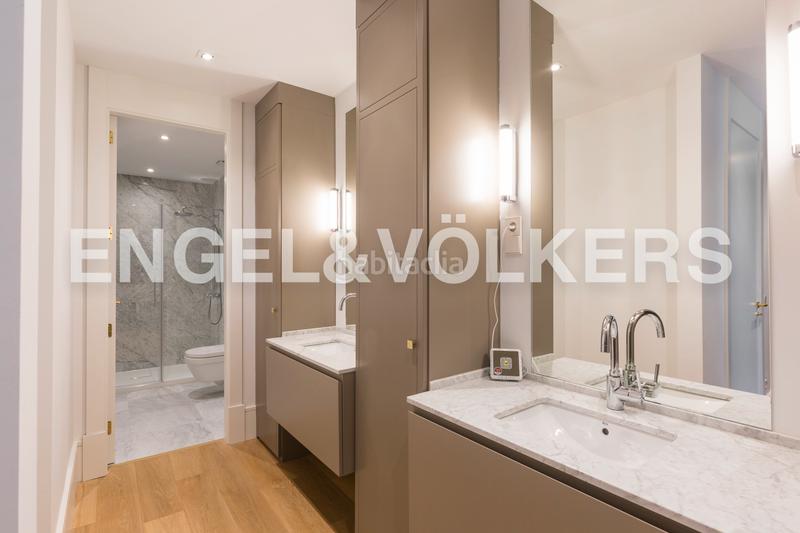 Foto 6fae533b-58ac-48cc-adac-8e59aca8de9d. Alquiler apartamento piso a estrenar en Almagro en alquiler en Madrid