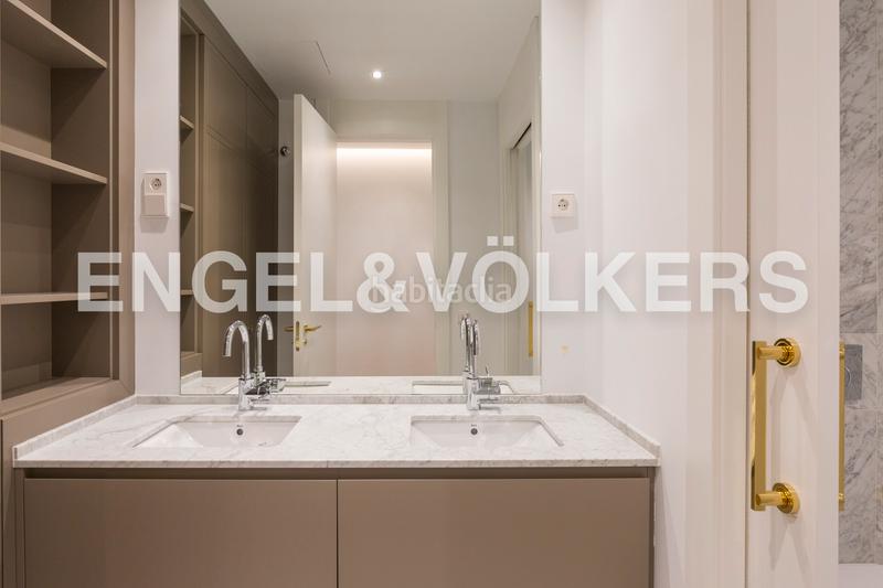 Foto 7cd92885-5f8e-420e-bbc6-6dda6869a72b. Alquiler apartamento piso a estrenar en Almagro en alquiler en Madrid