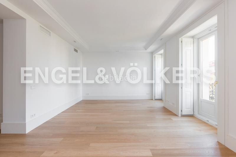 Foto 8eb08924-4342-4675-8f5d-d20842e0472e. Alquiler apartamento piso a estrenar en Almagro en alquiler en Madrid
