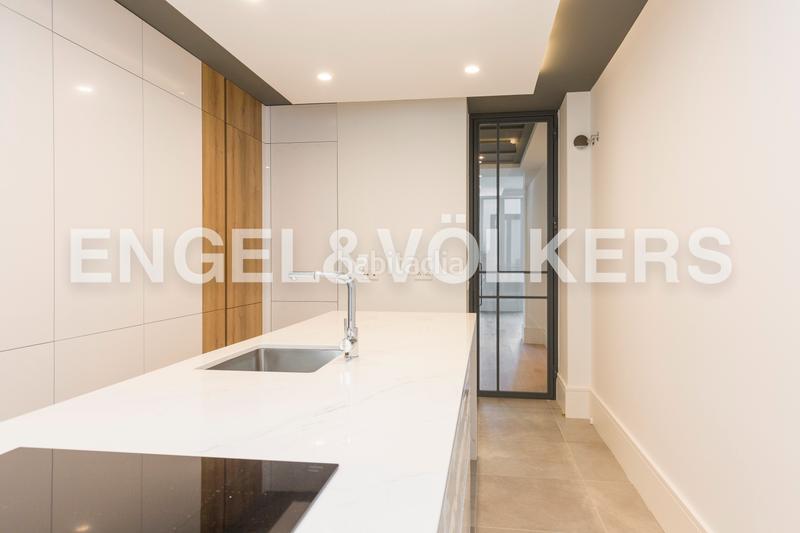 Foto adffb8fc-2ad4-43c1-8b90-6f5235310b81. Alquiler apartamento piso a estrenar en Almagro en alquiler en Madrid