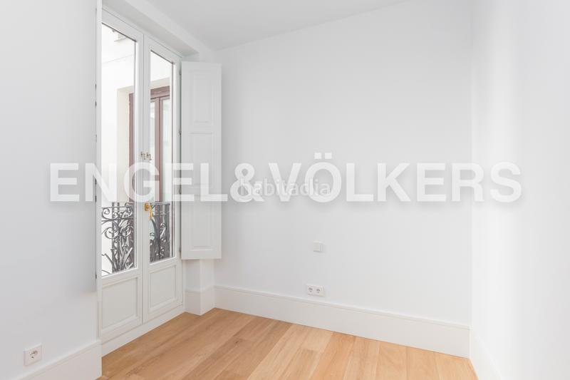 Foto f5f56ff4-7b2c-4774-8b42-611bf2f40fb0. Alquiler apartamento piso a estrenar en Almagro en alquiler en Madrid