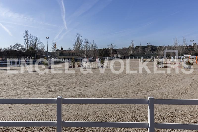 Foto dd5deb9e-3fbb-43ca-a385-2fad41d09703. Maison avec chauffage parking piscine dans Ciudalcampo