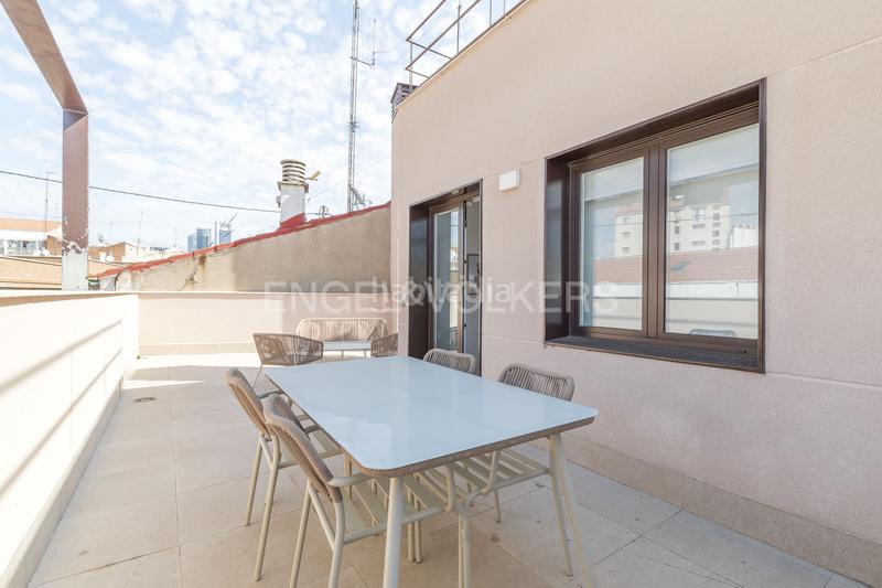Foto 7749cc56-ac0a-444e-8664-9fd0a453a7b6. Alquiler apartamento luminoso estudio con amplia terraza en calle limonero en alquiler en Madrid