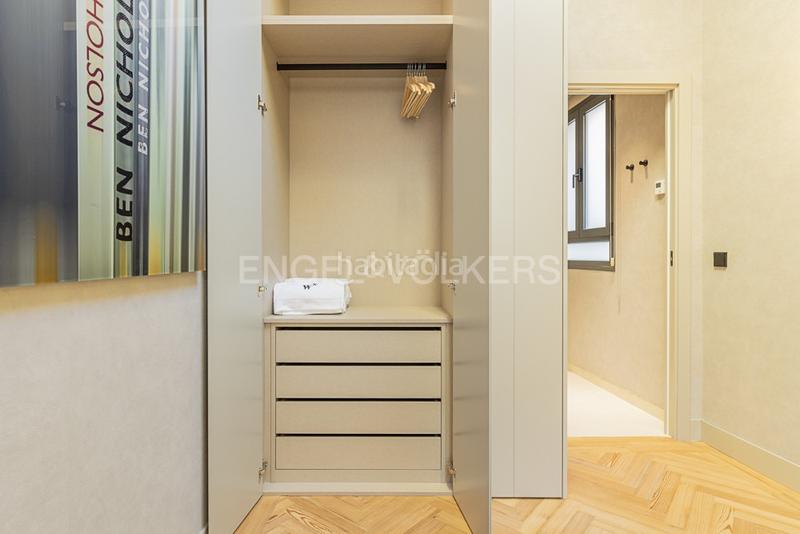 Foto 540473d8-791f-4de9-9b87-910cd675e416. Alquiler apartamento impresionante ático con luz natural en plaza españa en Madrid
