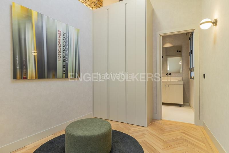 Foto aabe2f83-e05c-430d-9693-ecc44c3570bb. Alquiler apartamento impresionante ático con luz natural en plaza españa en Madrid