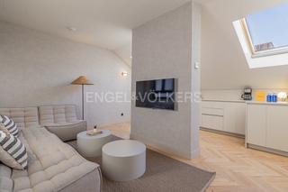 Alquiler Apartamento  Calle del río. Impresionante ático con luz natural en plaza españa