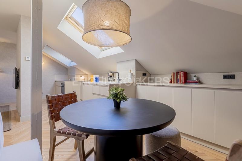 Foto b75670df-bec8-4e38-b8bd-7ee3fb159363. Rent apartment with heating in Palacio Madrid