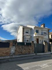 Maison à Guadarrama. Magnífico chalet en guadarrama