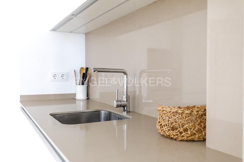 Foto 5f6c5601-518a-44b8-829c-3a35bdc08062. Alquiler apartamento luminoso piso exterior en planta baja en calle limonero en alquiler en Madrid