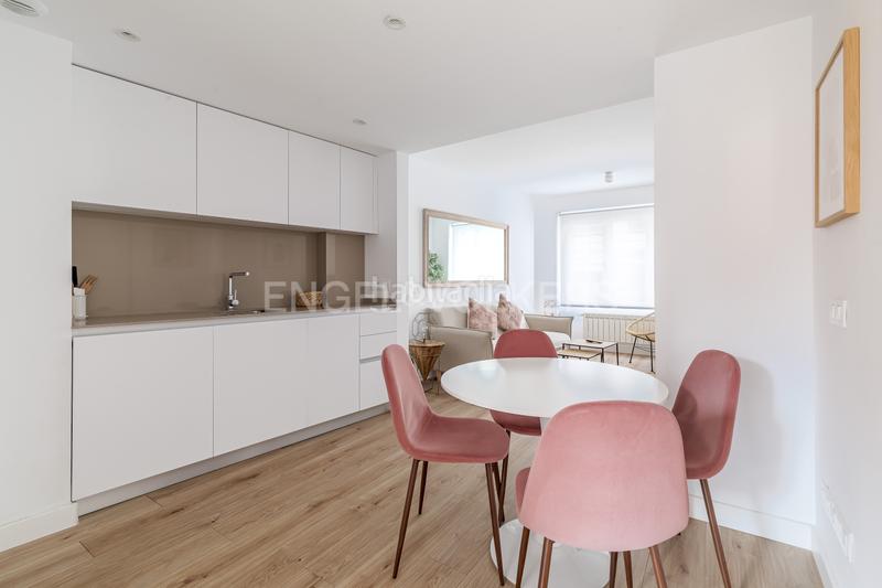 Foto a2a9cbe0-6d5f-4ee0-bc91-32b7ed818baf. Alquiler apartamento luminoso piso exterior en planta baja en calle limonero en alquiler en Madrid