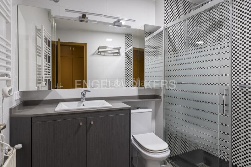 Foto 86f3eadf-4f5e-495c-8a91-fd6d2af20589. Alquiler apartamento bonito piso en barrio universidad con plaza de garaje en Madrid