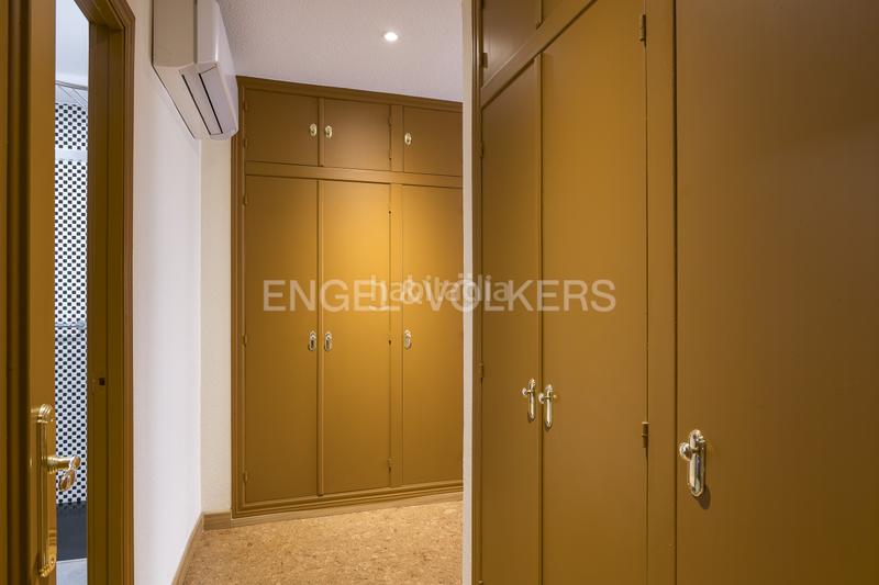 Foto dd7a83b3-6b4a-4f5d-8a06-ca43ecd56b62. Rent apartment with heating parking in Universidad-Malasaña Madrid