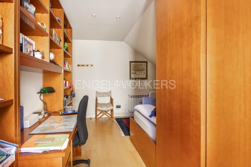 Foto 2277aacd-171c-4475-819d-7bfa467b983c. Attico con riscaldamento parcheggio piscina in Encinar de los Reyes La Moraleja